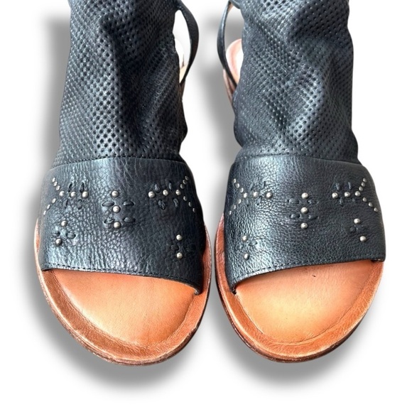 Mix Mooz Fifi Black Leather Hook & Loop Strap Sandals Womens Sz 11 NWOB - Picture 2 of 13